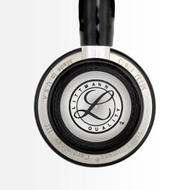 Gros plan de la membrane pédiatrique du stéthoscope 3M Littmann Cardiology III.